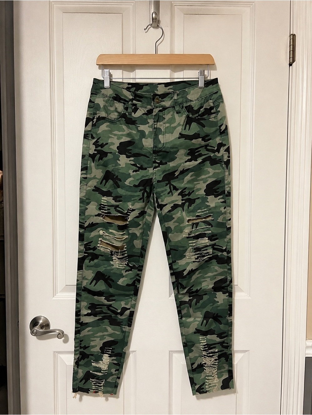 🆕 Camo Distressed stretch Pants